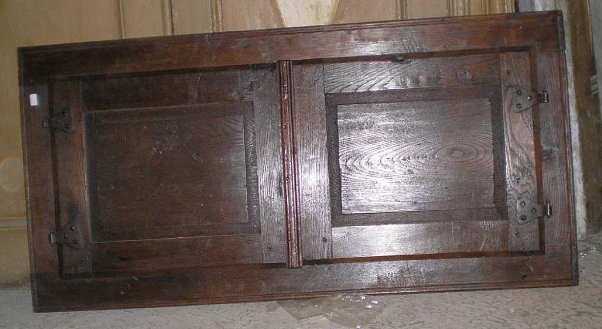 Porta com moldura