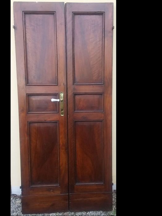 Puerta de dos hojas