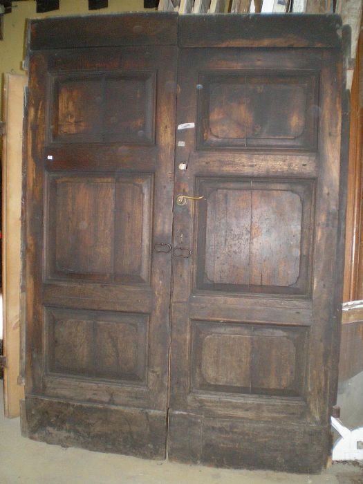 door in walnut