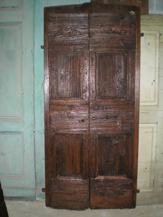 Porta em castanho