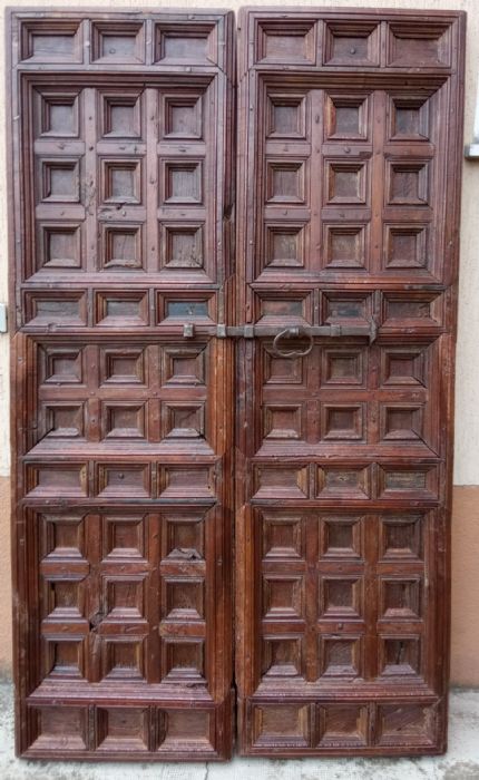 Porta de nogueira