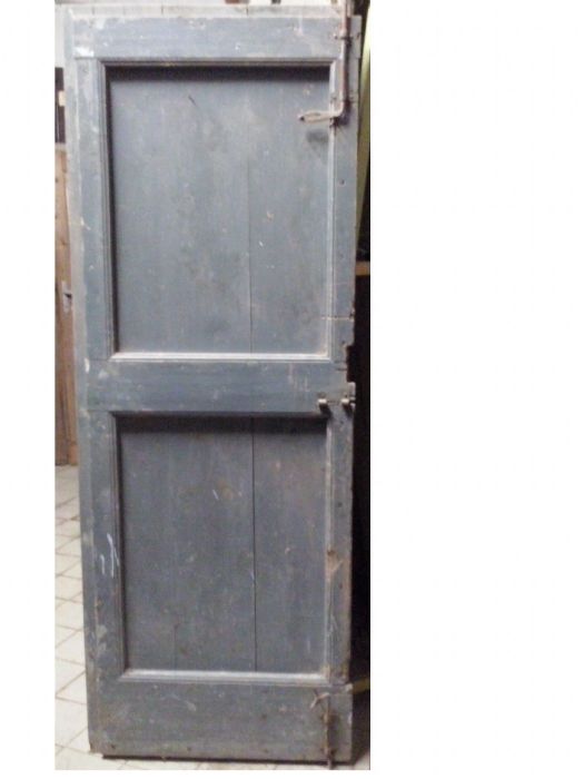 1 hinged door