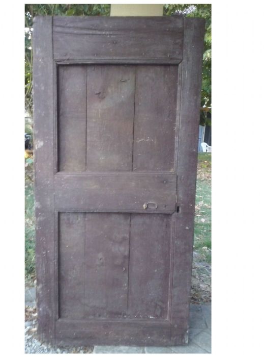 1 hinged door