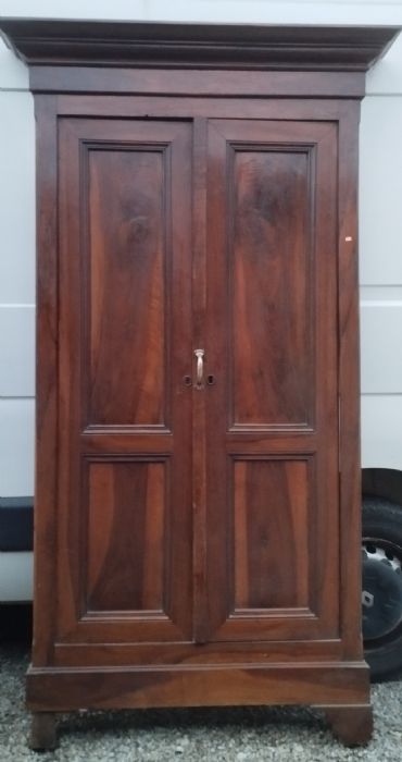 Wall cabinet