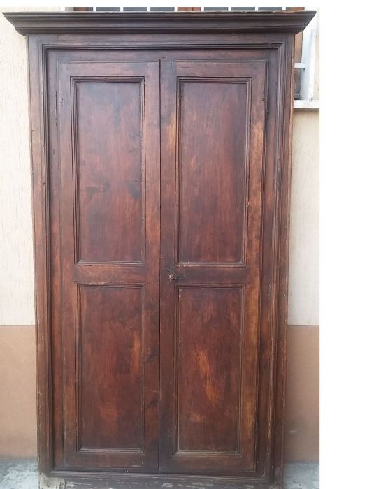 armoire à deux portes
    