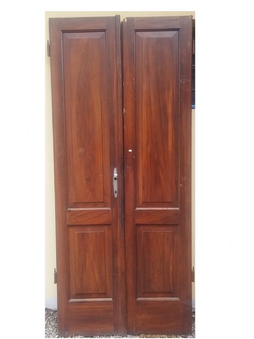 door with 2 doors
    