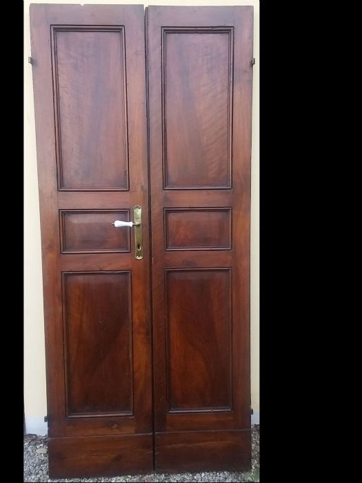 door with 2 doors
    