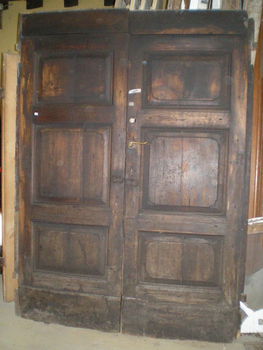 Tür in Nussbaum