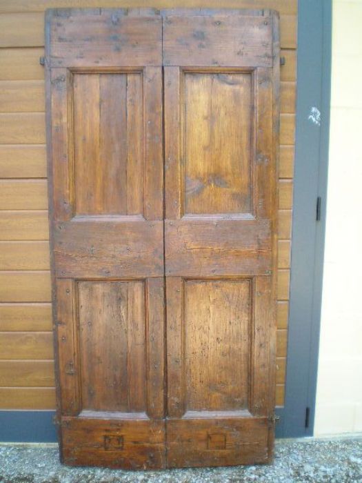деревенском двери